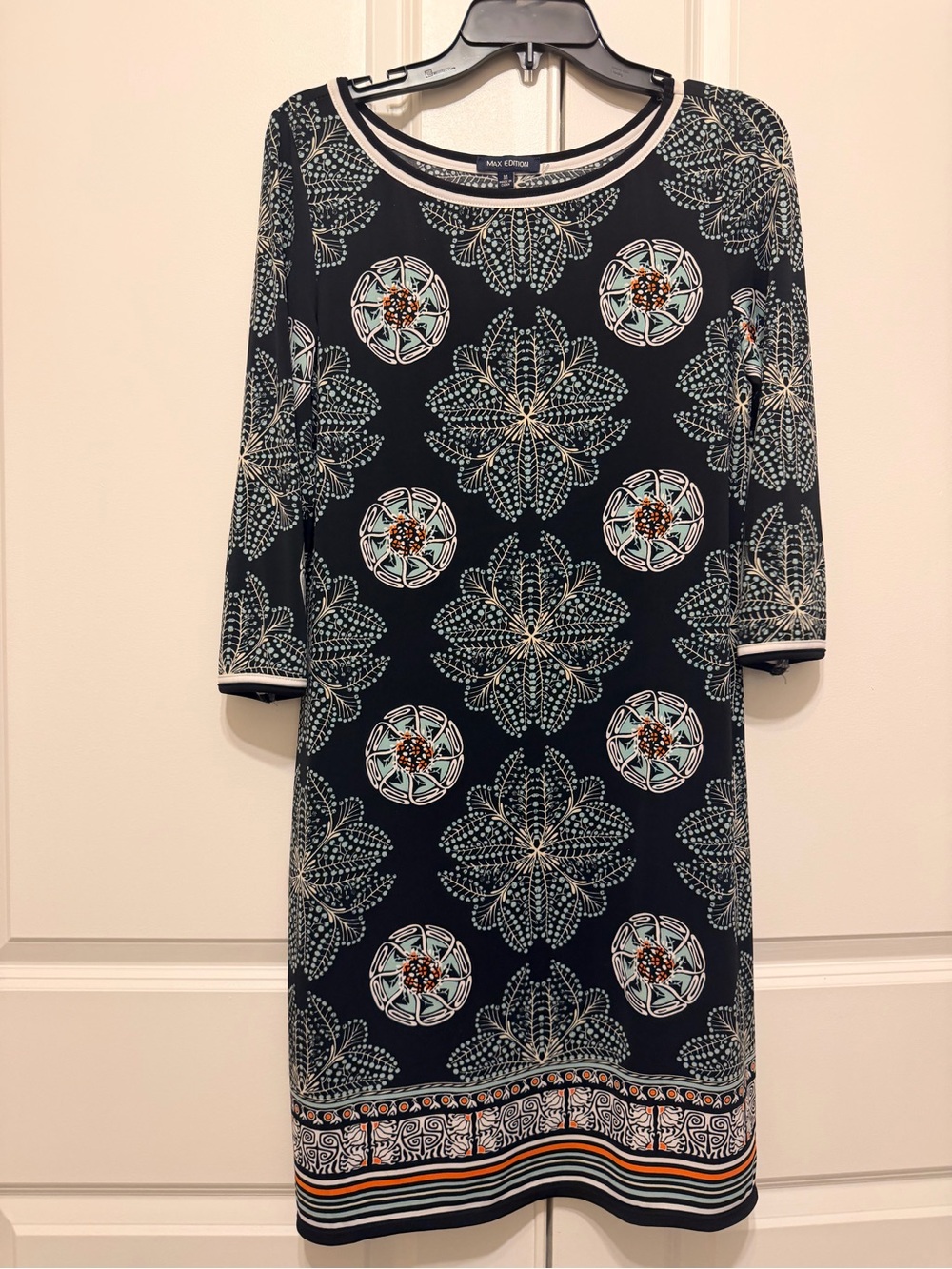 Max Edition Navy and Cream Long-Sleeve Patterned Shift Dress